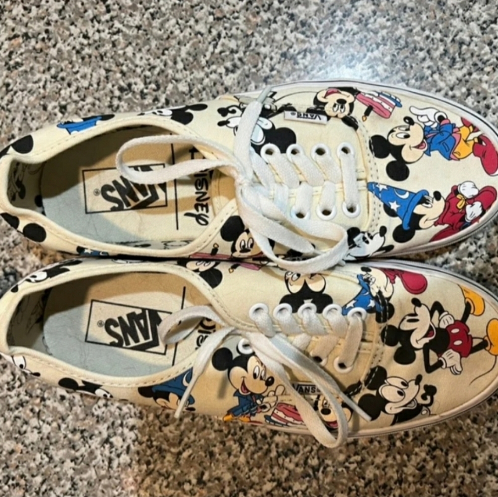 Disney toys story vans shoes w8.5